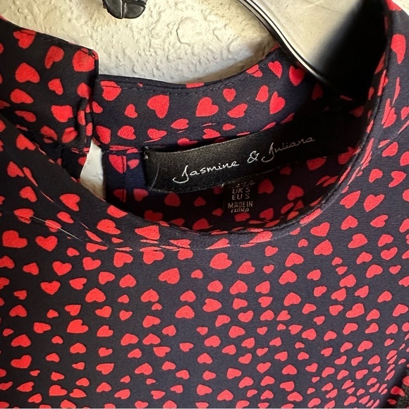 Jasmine & Juliana mock neck heart print tank top - Picture 2 of 7